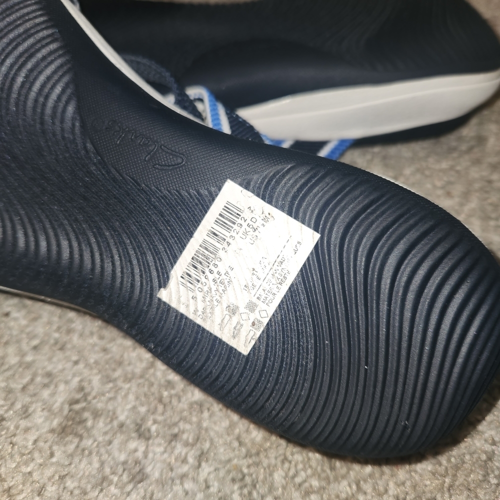 Clarks Cloudsteppers Blue and White Casual Sandals - Picture 3 of 5